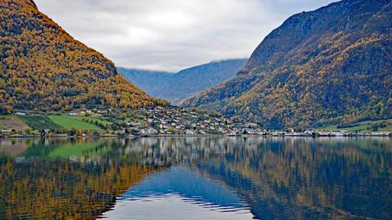山と湖の風景

AI 生成コンテンツは誤りを含む可能性があります。