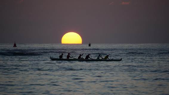 夕日の海に浮かぶ船

AI 生成コンテンツは誤りを含む可能性があります。
