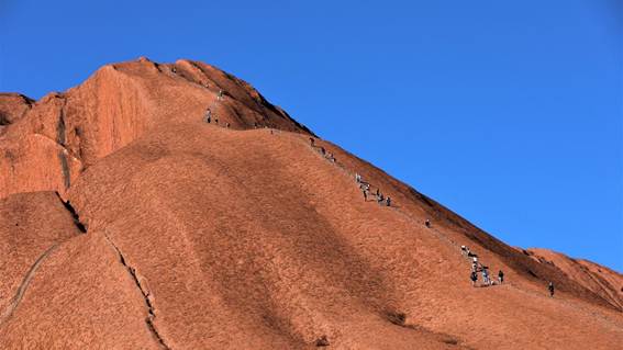 砂漠の上にある岩山

AI 生成コンテンツは誤りを含む可能性があります。