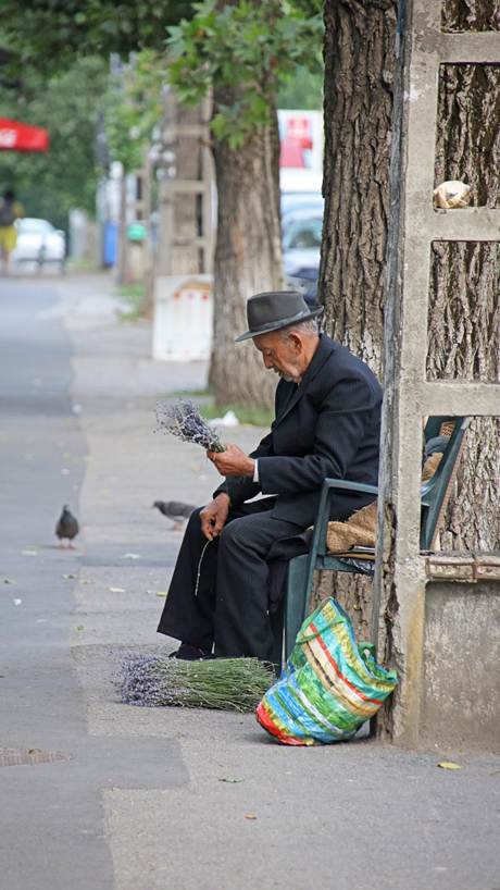 屋外, 人, 建物, 道路 が含まれている画像

AI 生成コンテンツは誤りを含む可能性があります。