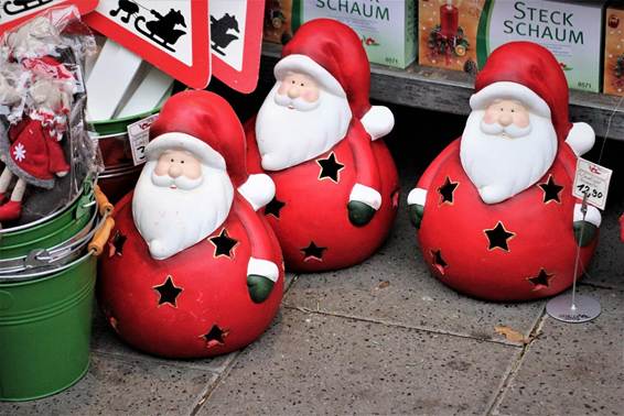 ぬいぐるみ, テディ, 座る, クマ が含まれている画像

AI 生成コンテンツは誤りを含む可能性があります。