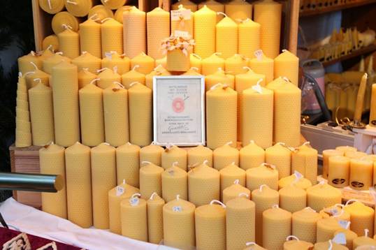 テーブル, 食品, いっぱい, 座る が含まれている画像

AI 生成コンテンツは誤りを含む可能性があります。