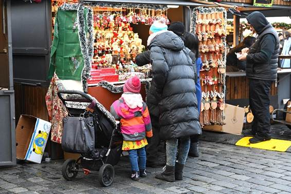 建物, トラック, ストリート, 項目 が含まれている画像

AI 生成コンテンツは誤りを含む可能性があります。