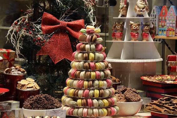 食品, テーブル, 皿, 屋内 が含まれている画像

AI 生成コンテンツは誤りを含む可能性があります。