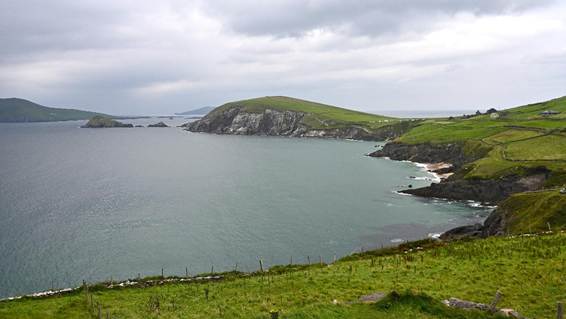 湖と山の景色
AI 生成コンテンツは誤りを含む可能性があります。