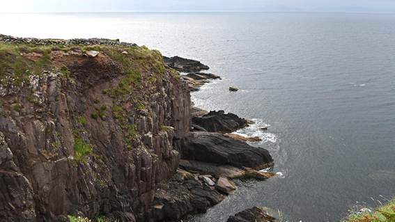 海の上にある岩
AI 生成コンテンツは誤りを含む可能性があります。