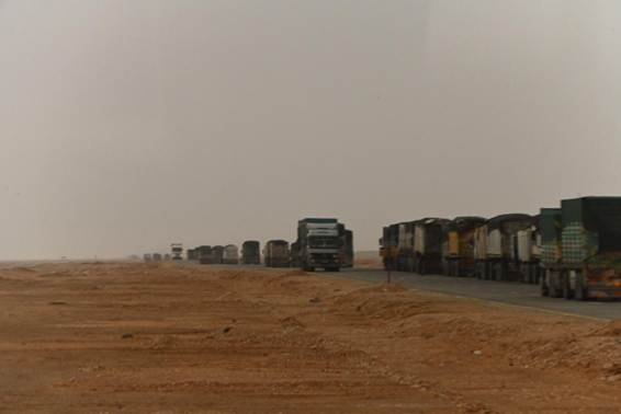 砂漠にある建物
AI 生成コンテンツは誤りを含む可能性があります。