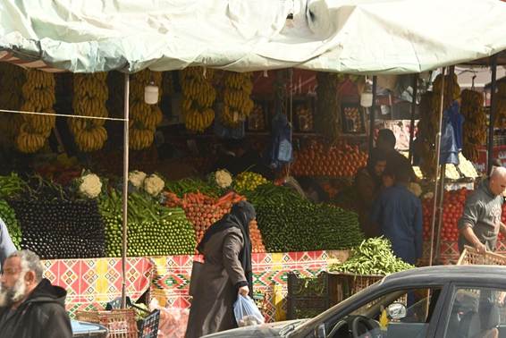 傘をさしている人たち
AI 生成コンテンツは誤りを含む可能性があります。